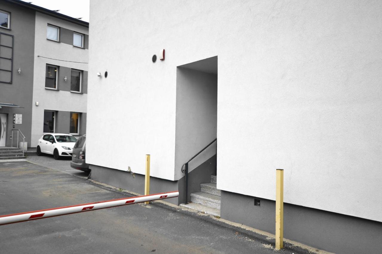 Apartament Platynowy - Centrum Gliwic Z Parkingiem غليفيتسه المظهر الخارجي الصورة